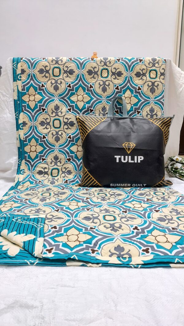 Ultrasonic Reversible Comforter